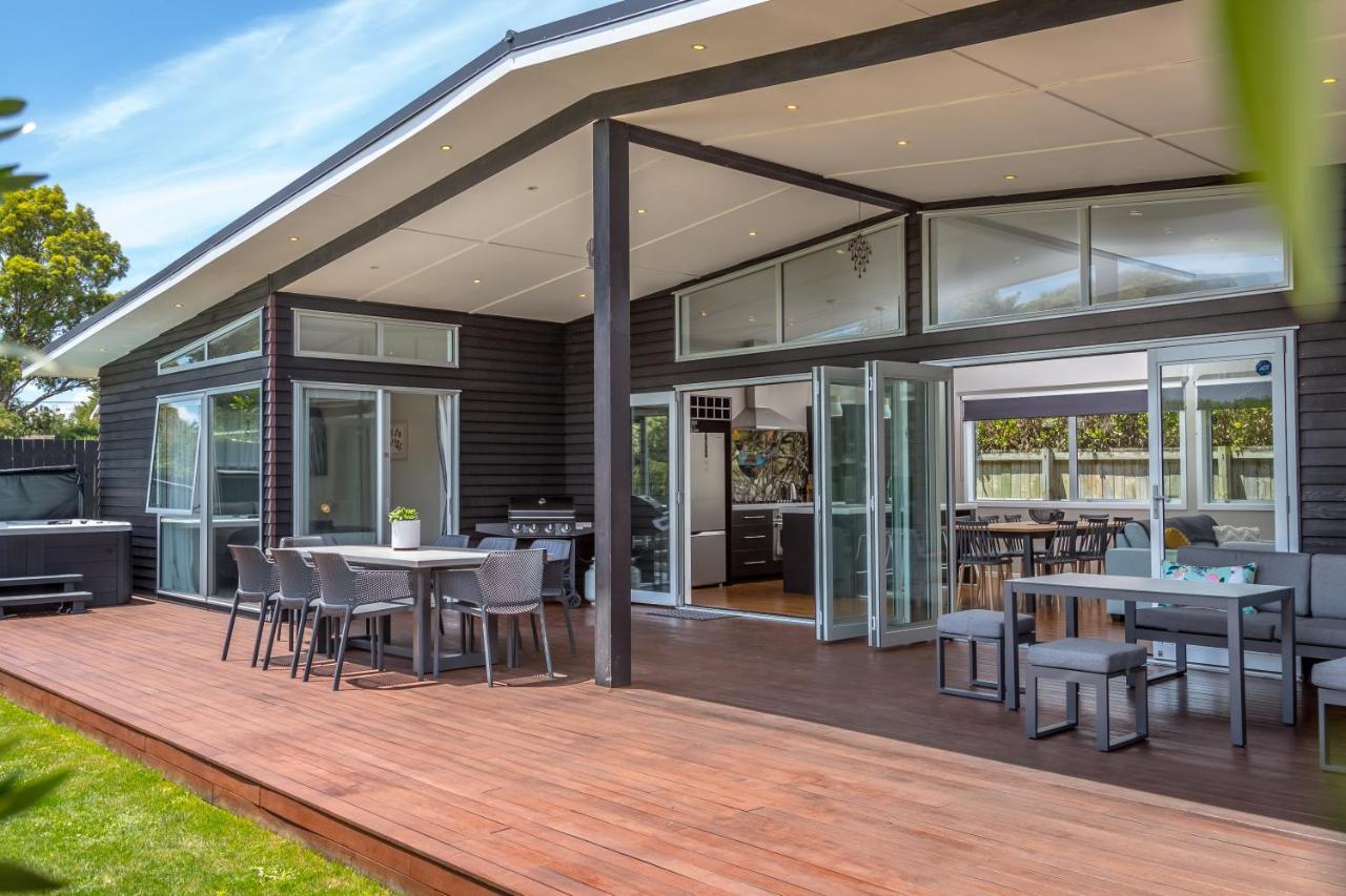 Wind Down On Esther Martinborough Exterior photo